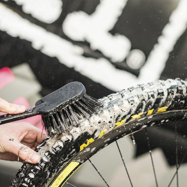 MUC-OFF CEPILLO PARA LLANTA Y CASSETTE