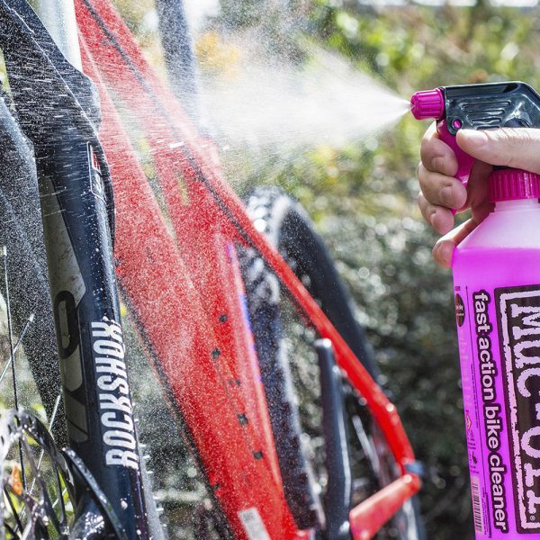 MUC-OFF KIT DE LIMPIEZA DE BICICLETA 8 EN 1