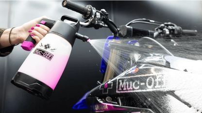 MUC-OFF KIT DE LIMPIEZA CON ESPUMADOR PARA BICICLETA